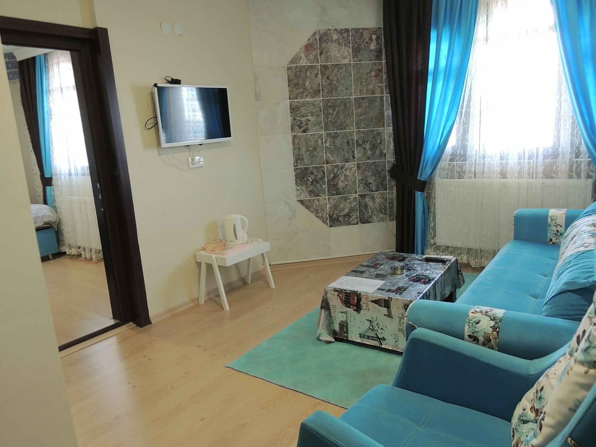 Haznedar Koeskue Aparthotel Бююкчекмедже Екстериор снимка