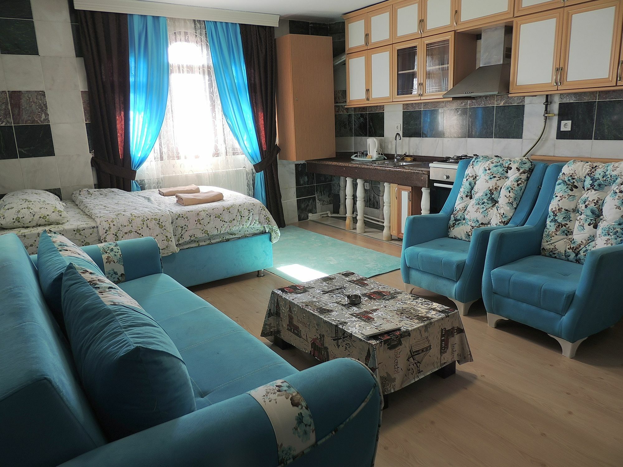 Haznedar Koeskue Aparthotel Бююкчекмедже Екстериор снимка