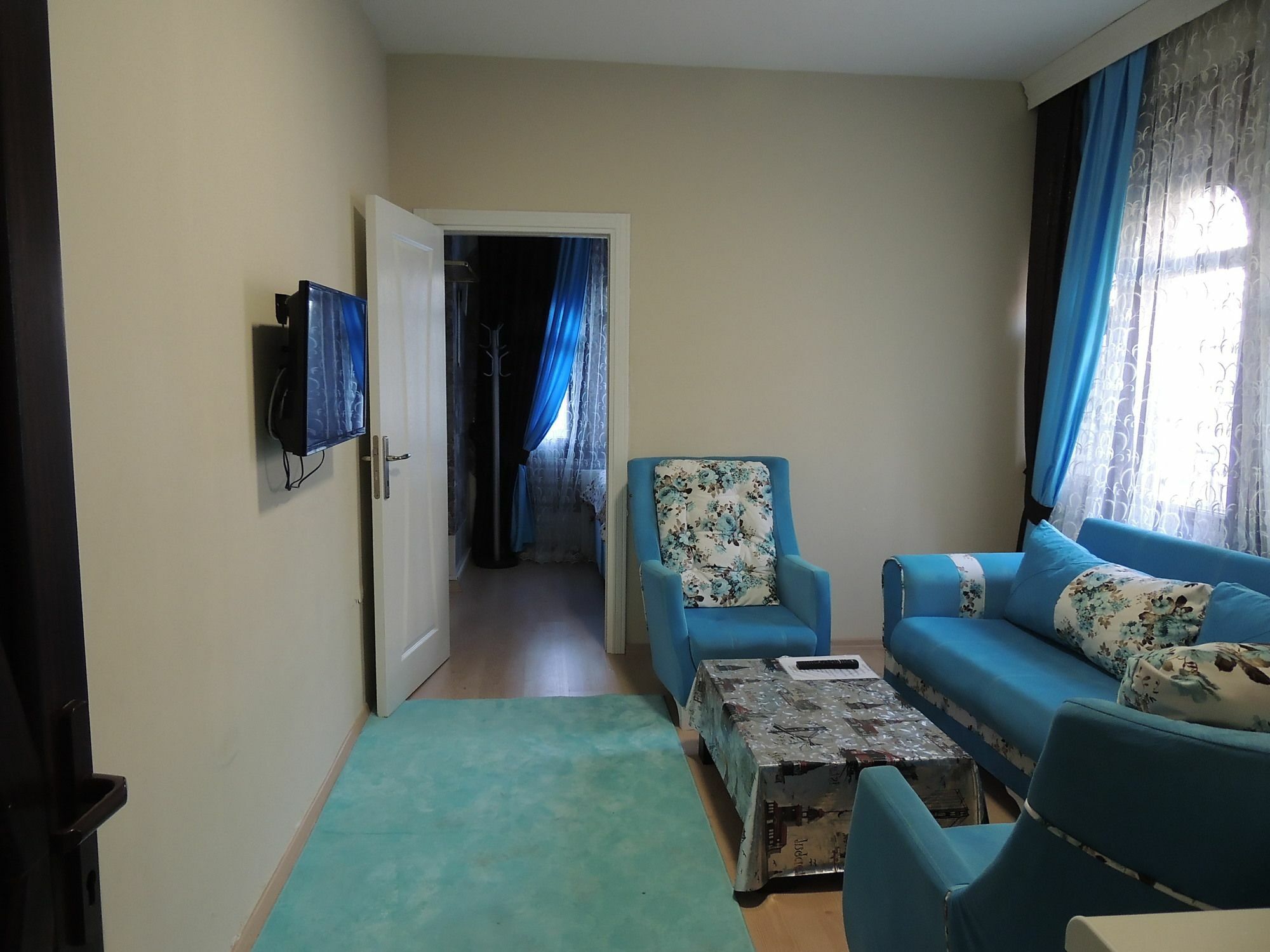 Haznedar Koeskue Aparthotel Бююкчекмедже Екстериор снимка